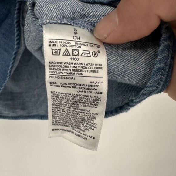 Old Navy Long-Sleeve Chambray Split Neck‎ Top Size Small Poet Peasant - Picture 6 of 11